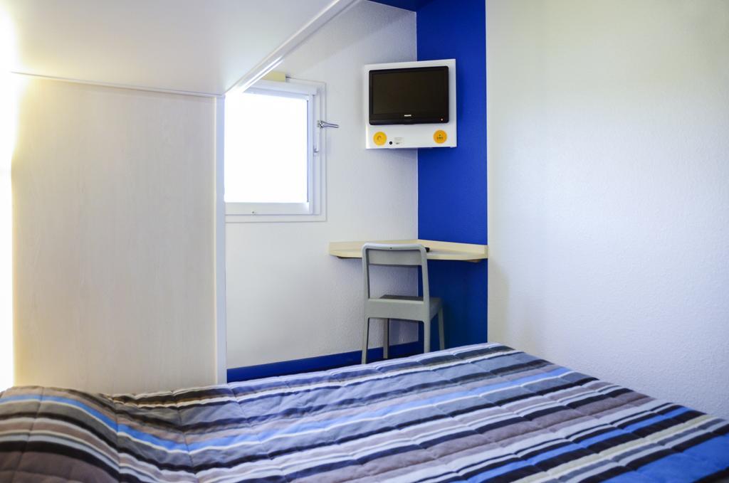 Enzo Hotel 1Er Prix Coudes Exterior photo